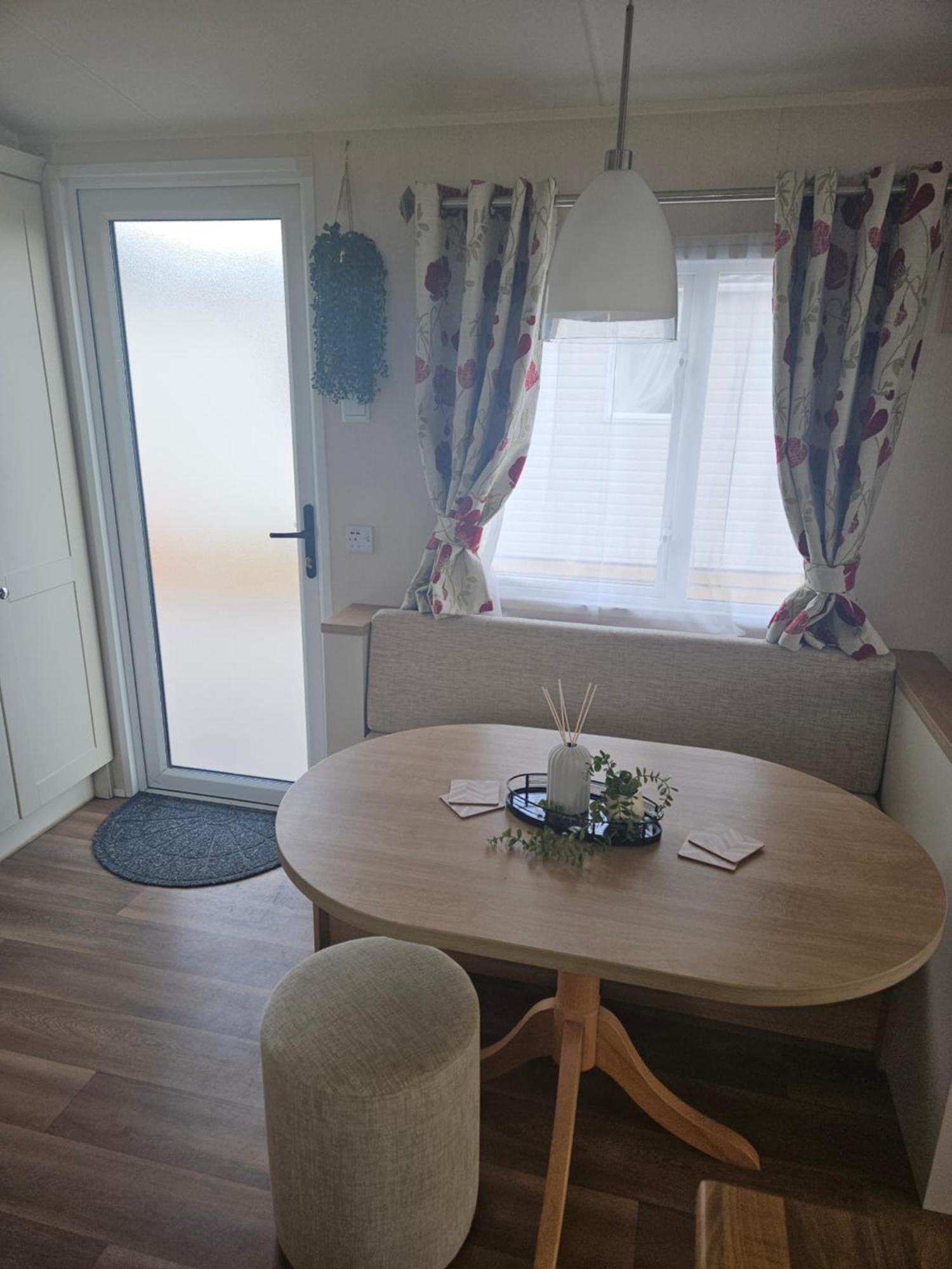 Lytham Luxe 6 Birth Caravan Weeton  Exterior foto